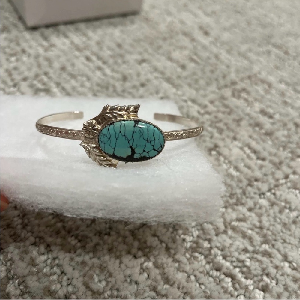 Turquoise Stone Silver Ring - Picture 4 of 5